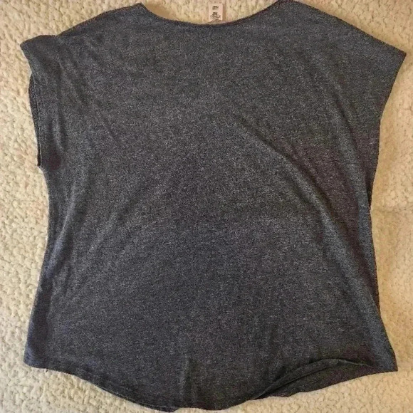 Victoria's Secret Heather Gray Cap Sleeve T-Shirt, size small - Picture 5 of 6